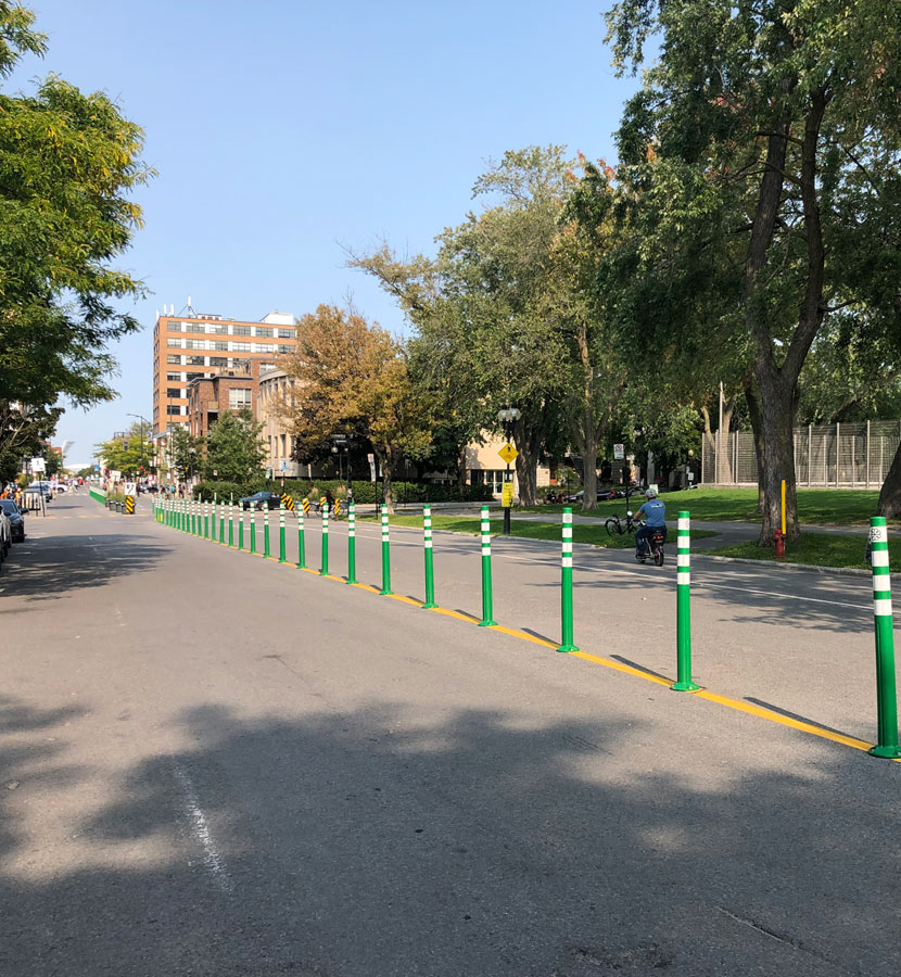 Délinéateurs routiers flexibles deflex pour piste cyclable et rue piétonne à Montréal par Trafic Innovation