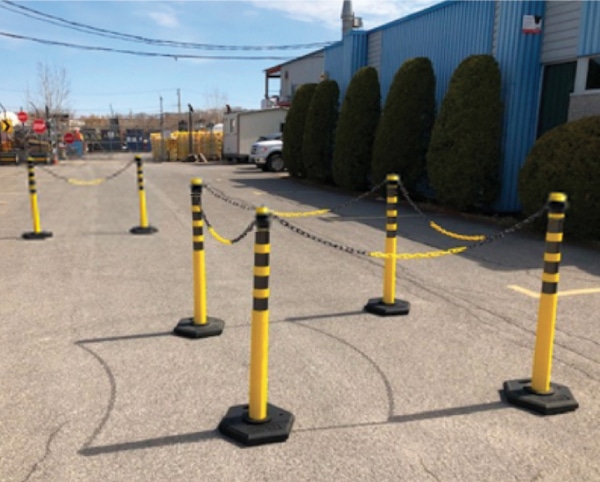 Technical specifications of DEFLEX delineator for pedestrian and line up channelizing in a parking lot - DEFLEX Bollards and delineators - Traffic Innovation